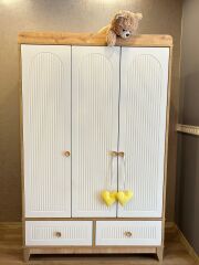 Strada 3 kapılı dolap